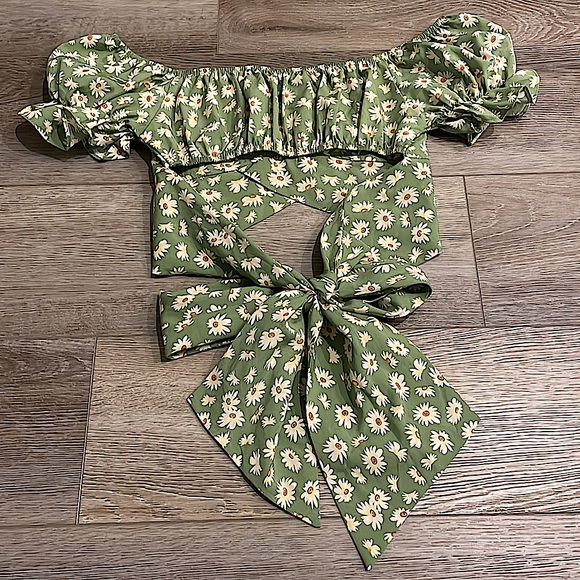 *NEW* Floral Tie Back Top - Picture 5 of 5